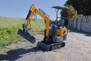 Mini Pelle 1T APS KME10 – Bras Pivotant | Compacte, Précise & Accès Étroit – Image 3