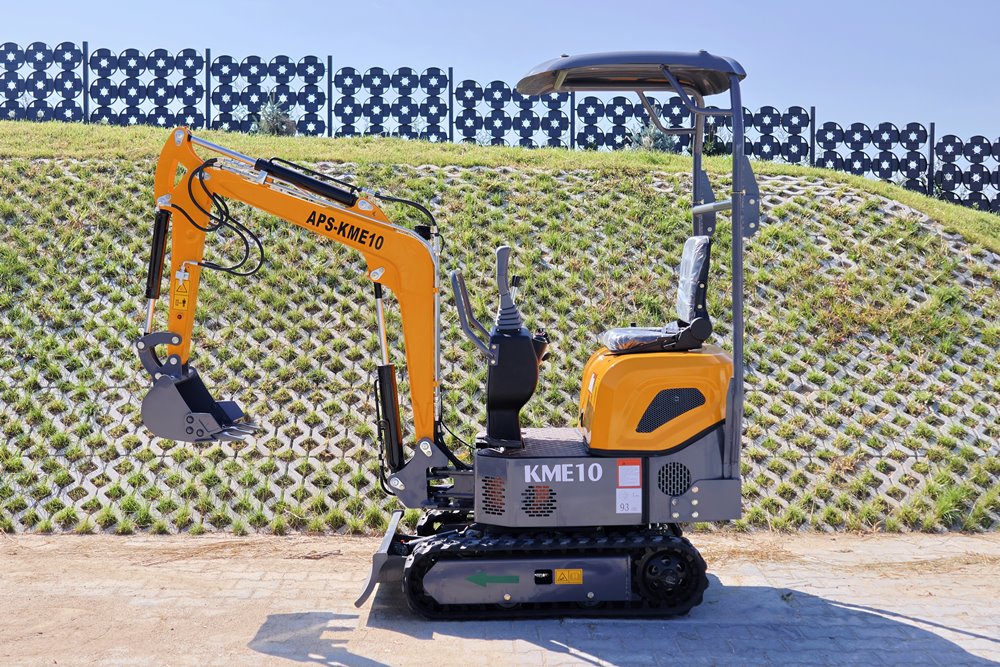 Mini Pelle 1T APS KME10 – Bras Pivotant | Compacte, Précise & Accès Étroit – Image 4