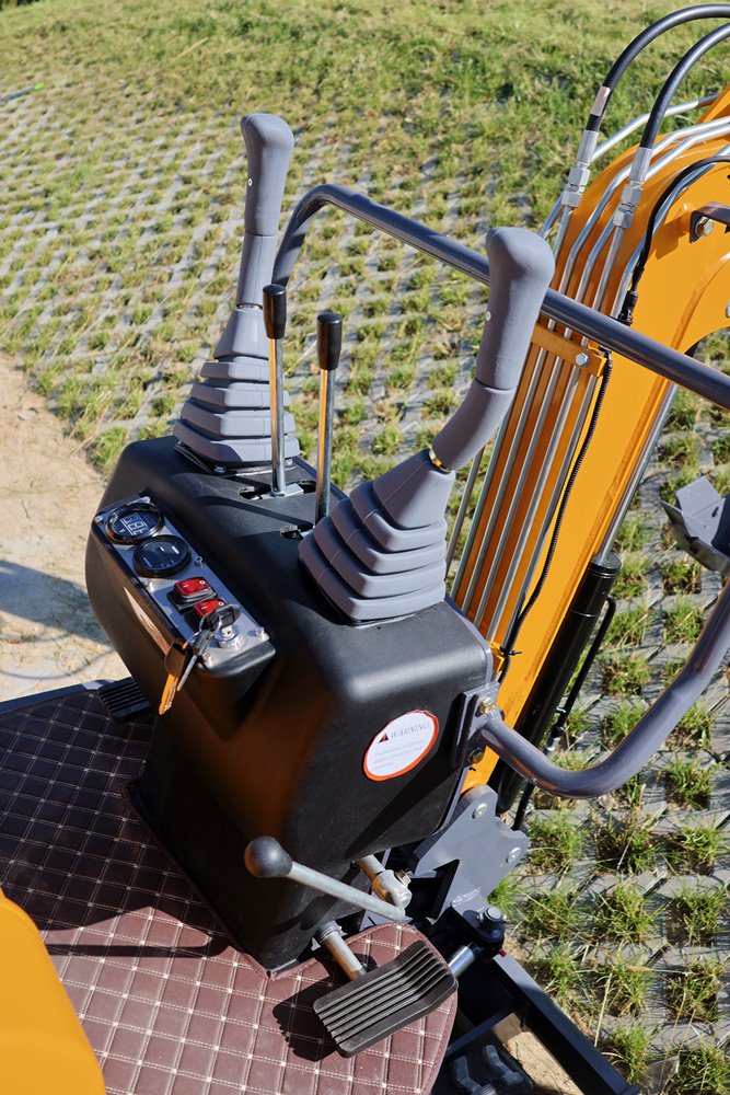 Mini Pelle 1T APS KME10 – Bras Pivotant | Compacte, Précise & Accès Étroit – Image 11