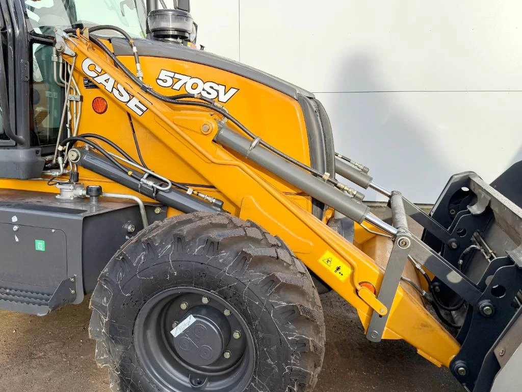 Case 570SV 4WD - 4/1 Bucket / Telescopic Boom / AC – Image 10