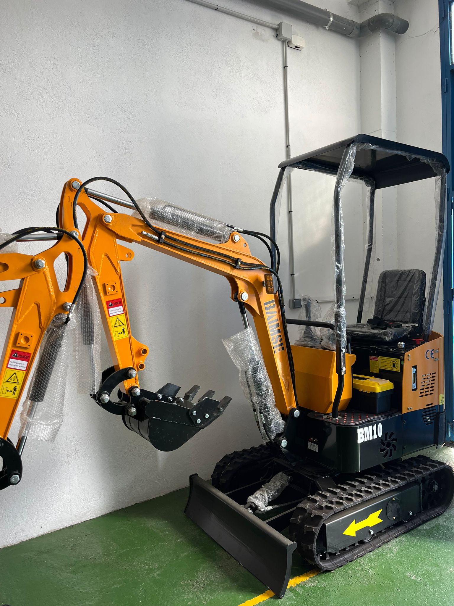 Mini Pelle Rotative 1T BAIMSE BM10 – Compacte, Maniable & Accès Étroit – Image 4