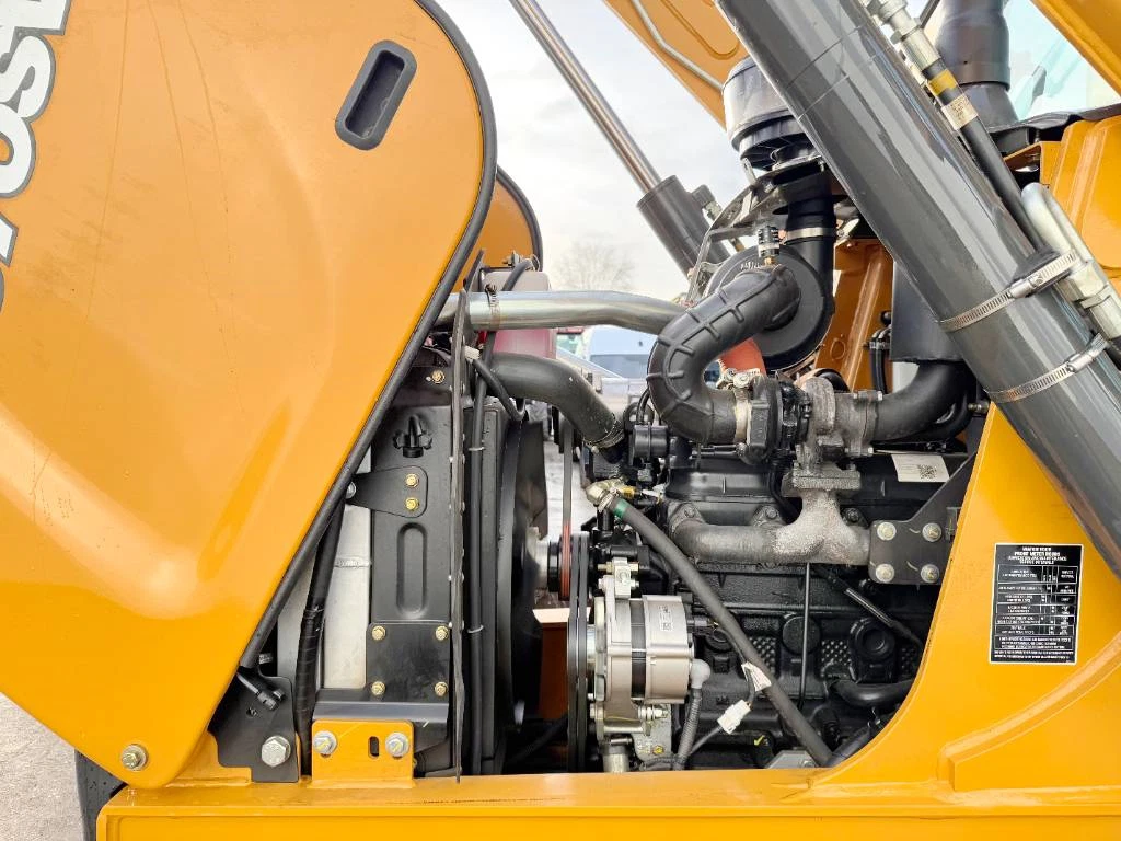 Case 570SV 4WD - 4/1 Bucket / Telescopic Boom / AC – Image 4