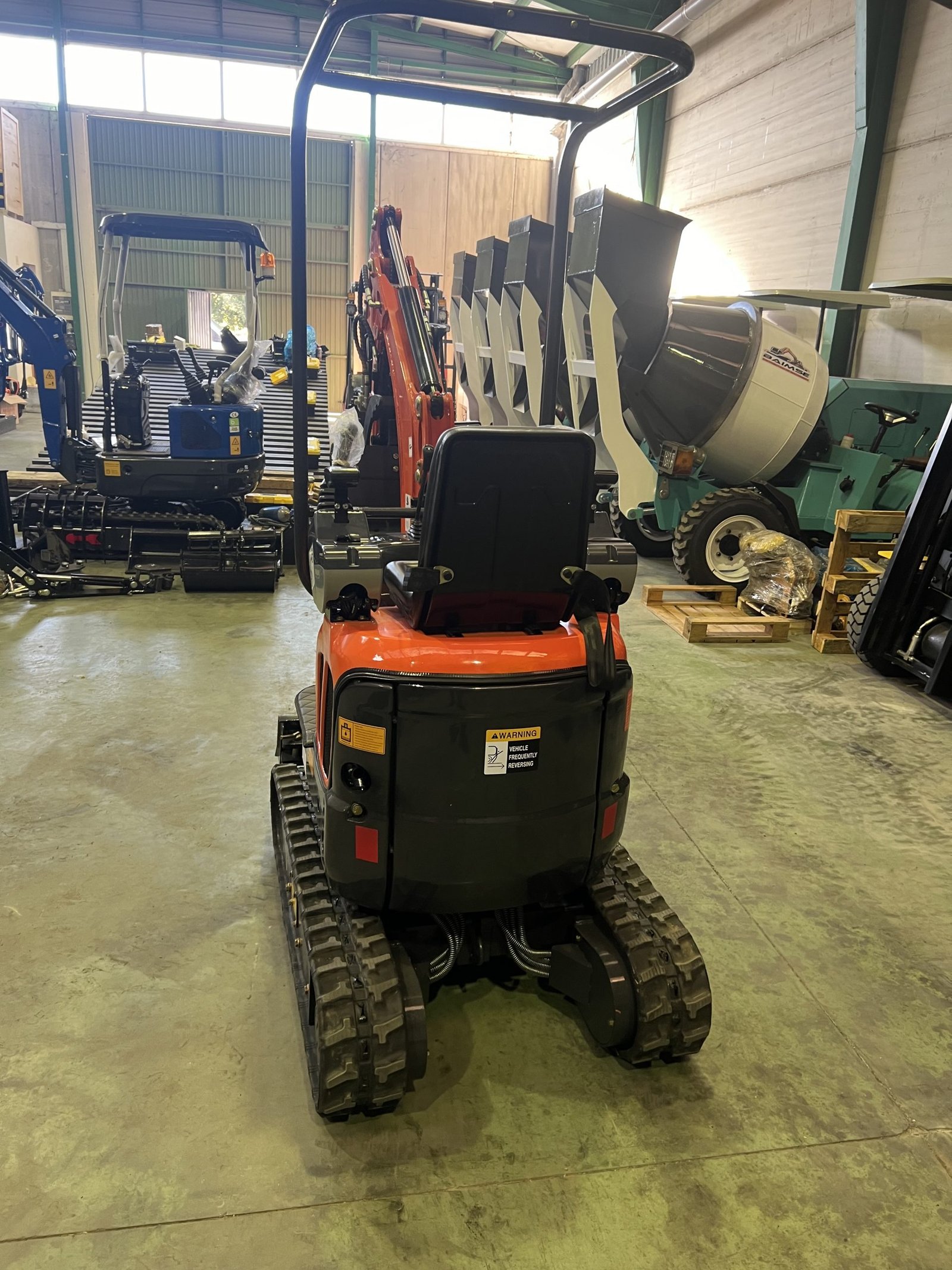 Mini Pelle 1200 kg Kubota Neuve – Chenilles Rétractables 74 cm, 3 Godets, Garantie 1 an – Image 13