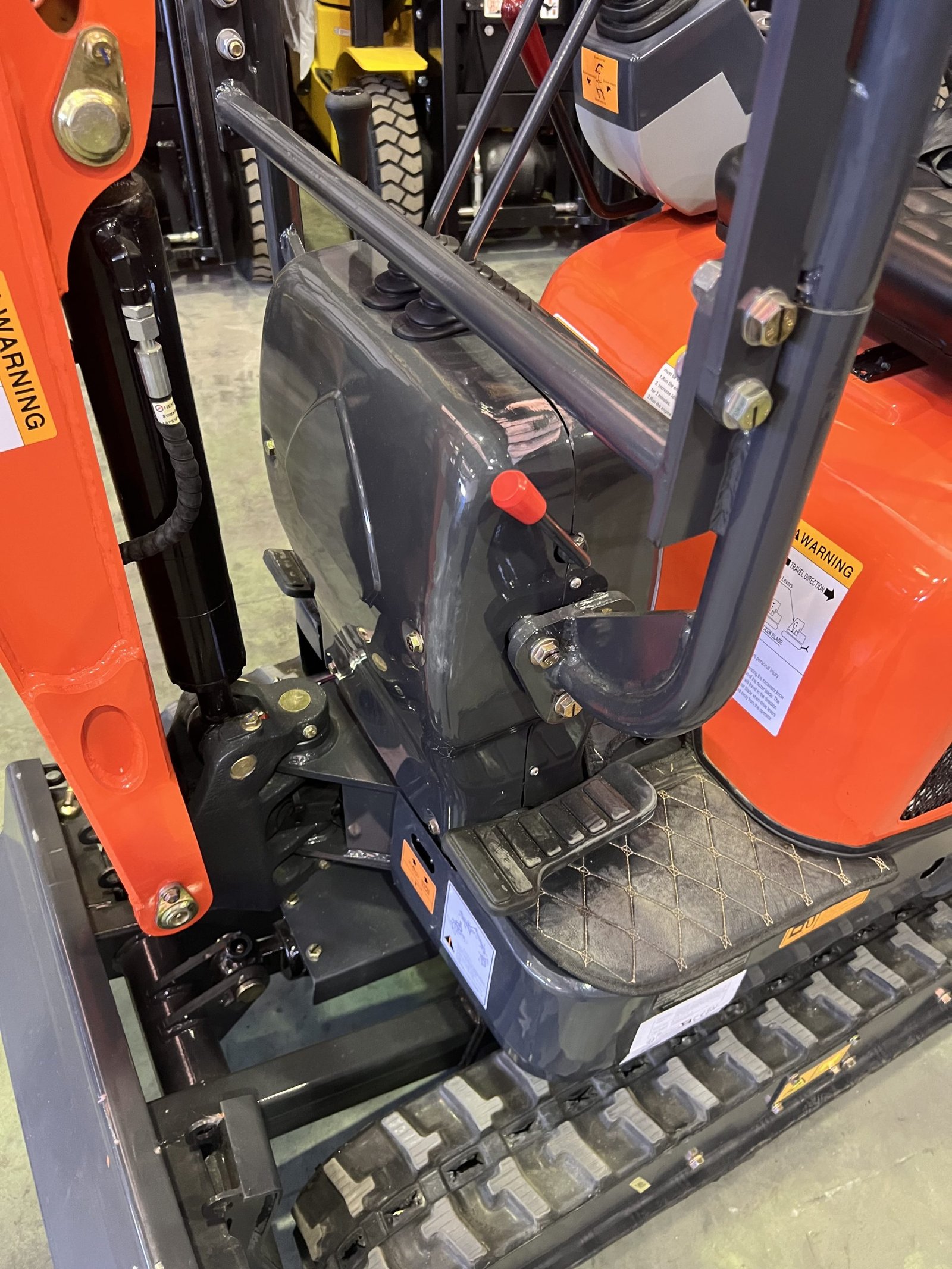 Mini Pelle 1200 kg Kubota Neuve – Chenilles Rétractables 74 cm, 3 Godets, Garantie 1 an – Image 8