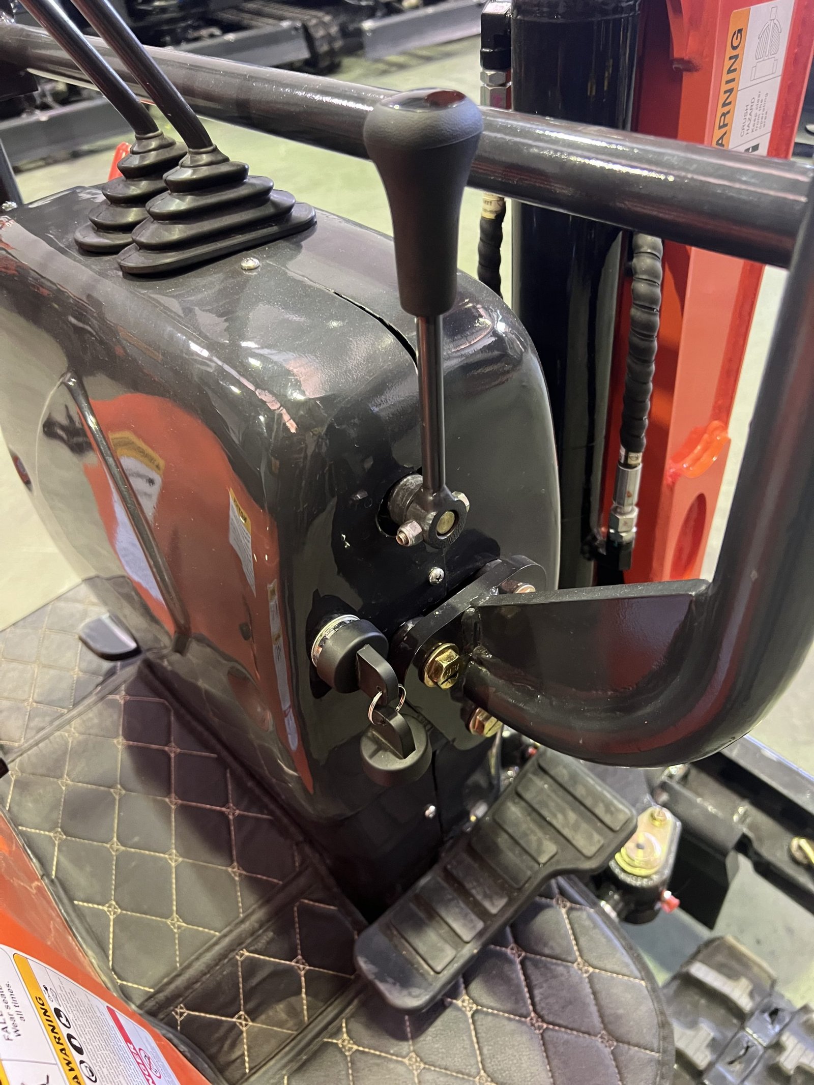 Mini Pelle 1200 kg Kubota Neuve – Chenilles Rétractables 74 cm, 3 Godets, Garantie 1 an – Image 7
