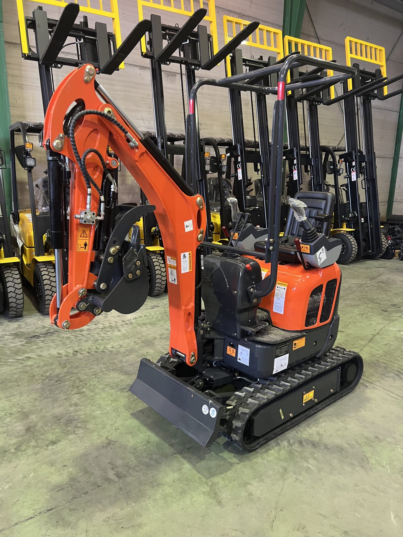 Mini Pelle 1200 kg Kubota Neuve – Chenilles Rétractables 74 cm, 3 Godets, Garantie 1 an – Image 3