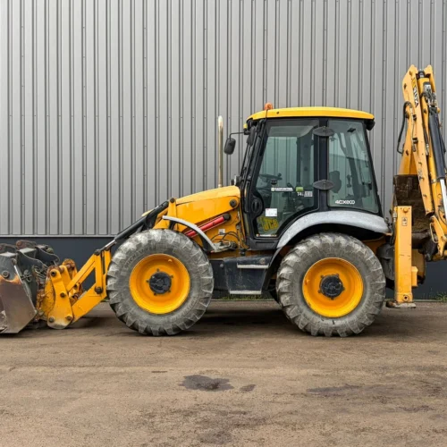 JCB 4CX 2015 – Chargeuse-pelleteuse performante et polyvalente