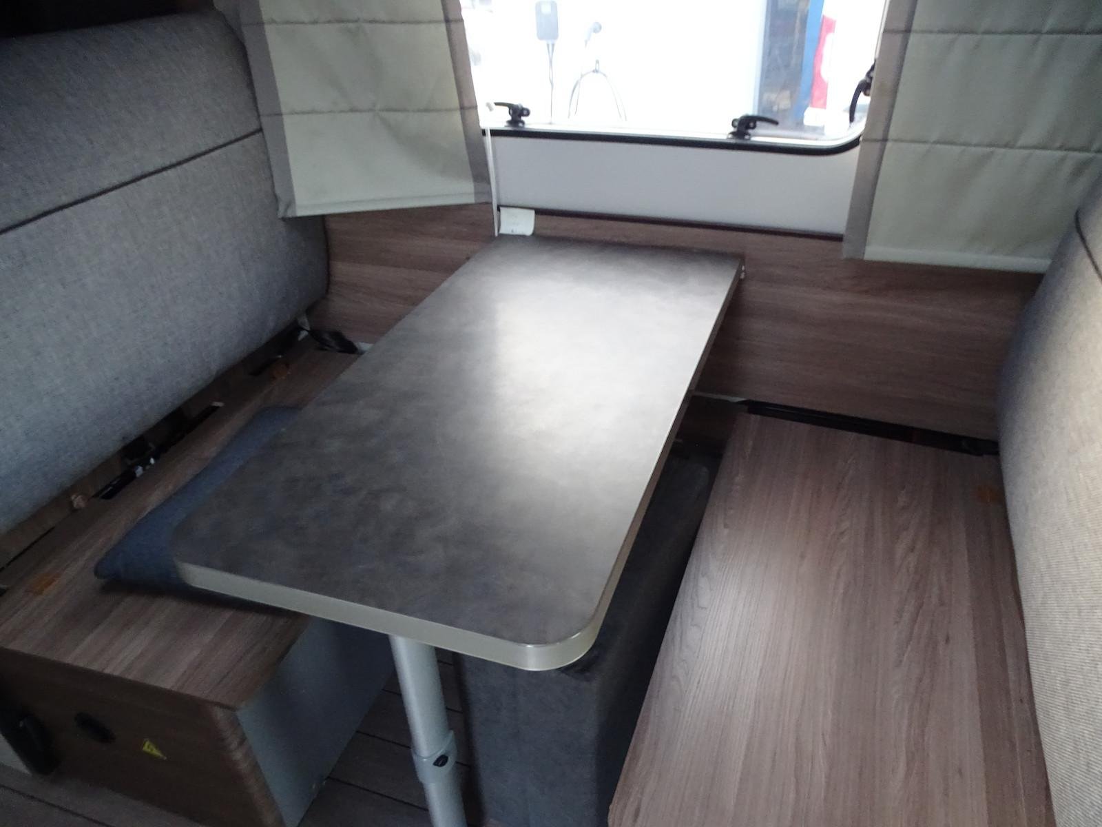 Camping-car Diesel Automatique 150 CV – 4 Couchages – Climatisation – Euro 6 – 2019 – Image 17
