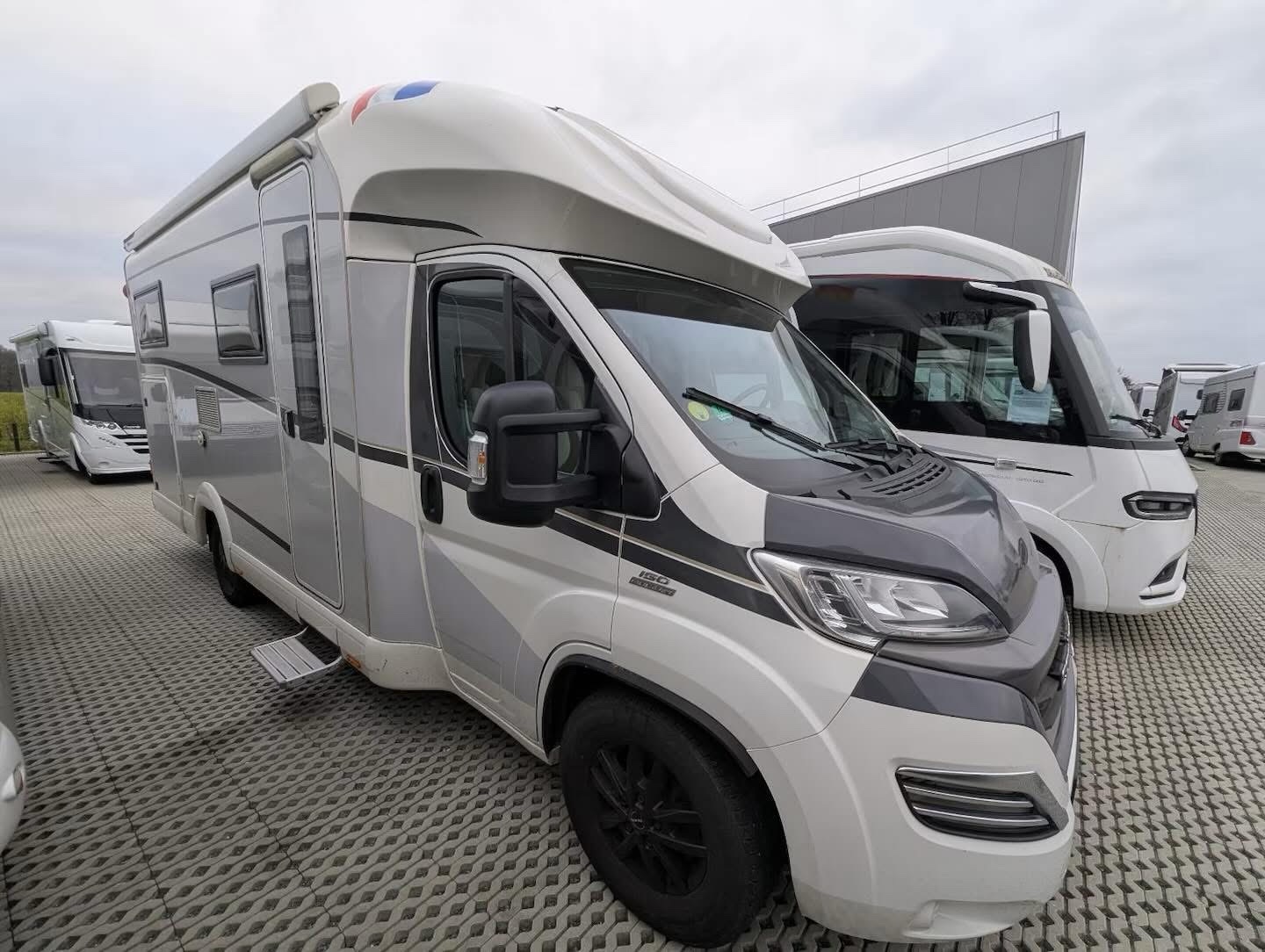 Carthago C-Tourer T 143 – Camping-car premium autonome avec panneaux solaires, TV & GPS – Image 12