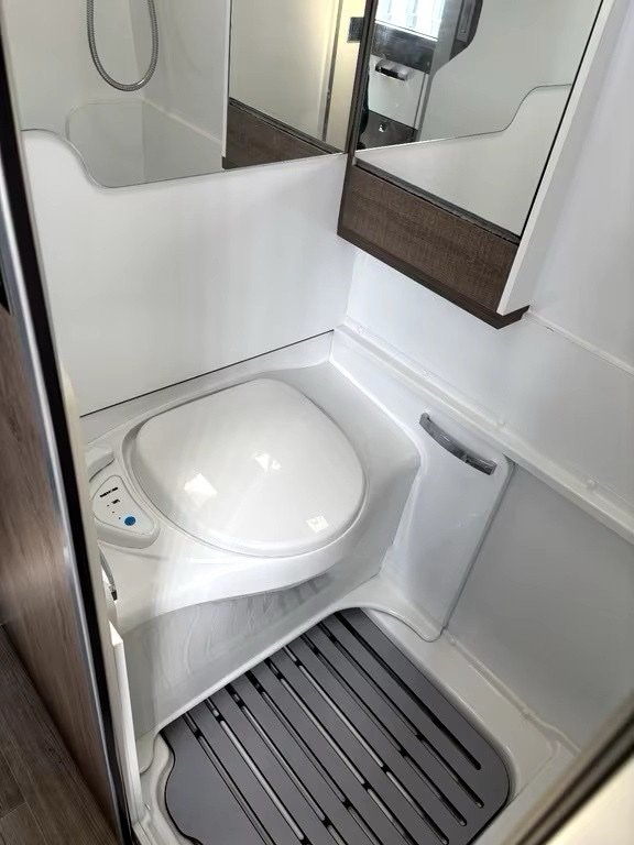 Mooveo VAN-63EB ULTRA-ALL-IN-ONE 230V / Climatisation / AHK – Image 12